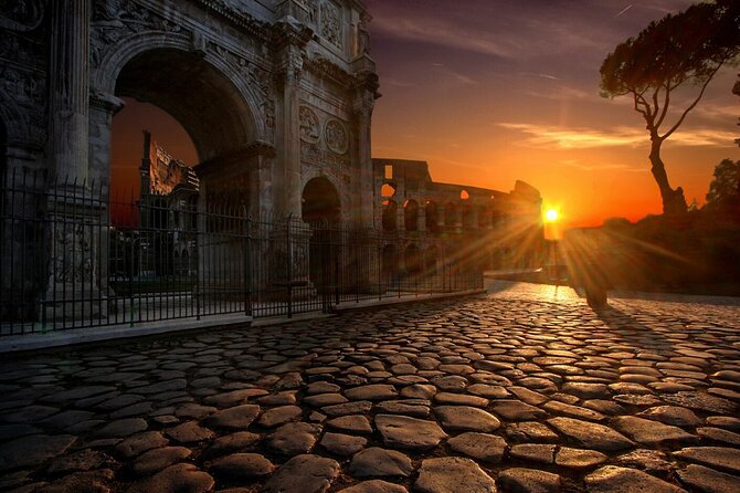 Rome at Night: Small Group Guided City Walking Tour - A quick pass by the Pantheon dome and an important church