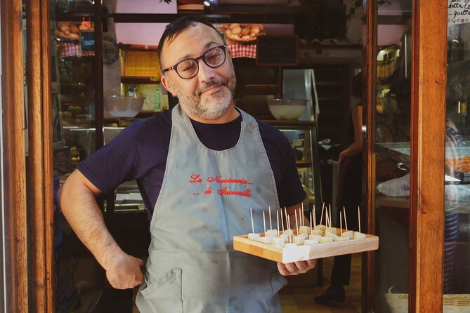 Rome: Award Winning Trastevere Group Food Tour with Wine - Alice Pizza Trastevere: pizza al taglio with a cold beer