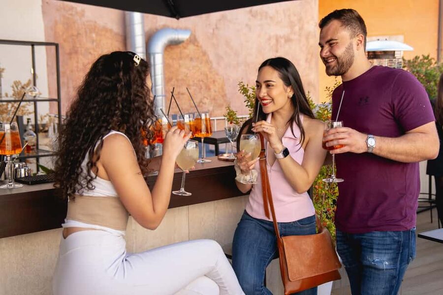Rome: Bar Crawl with Local Guide & Drinks - Practical advice so your night goes smoothly