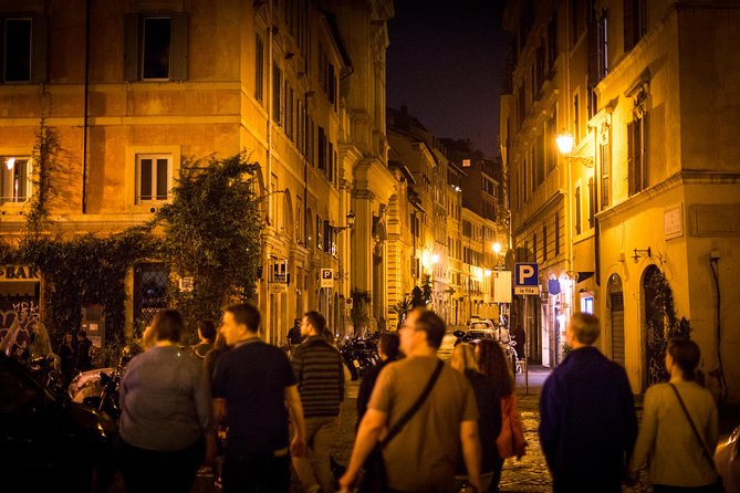 Rome by Night Walking Tour - Legends & Criminal Stories - Guides and Storytelling Style: What Helps the Most