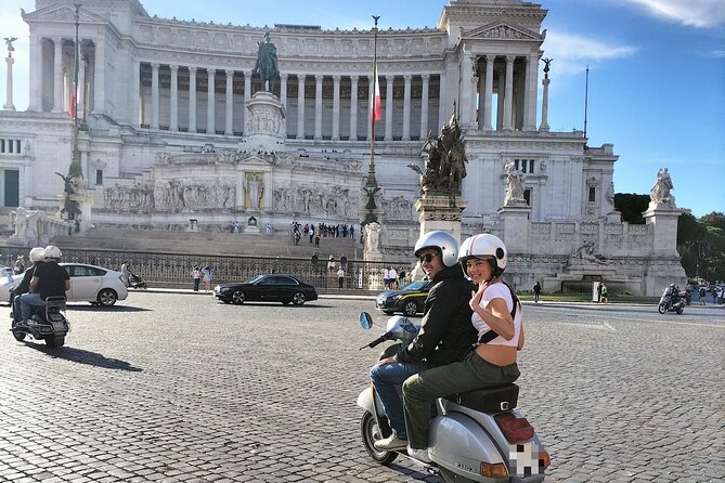 Rome by Vespa: Classic Rome Tour with Pick up - Campo de’ Fiori market and a final scenic lift to Palatine