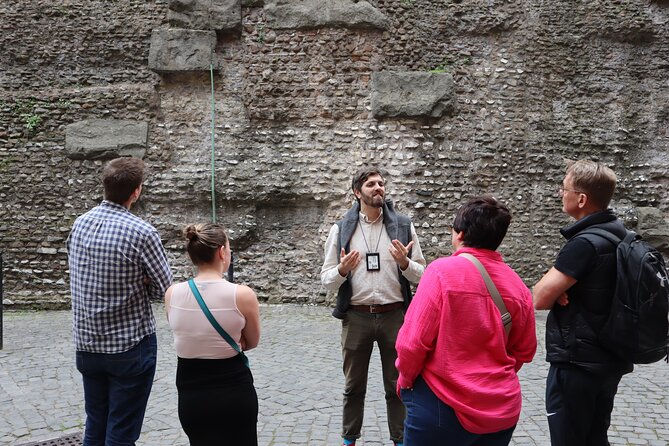 Rome: Castel Sant'Angelo Guided Tour - The Guide + Headsets: How to Stay Oriented in a Busy Fortress