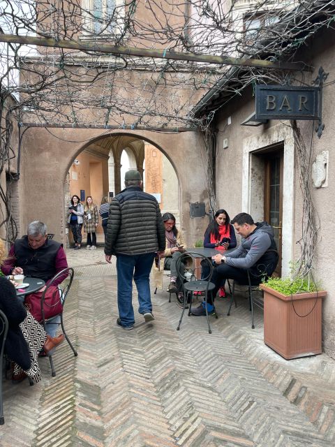 Rome: Castel Sant’Angelo Skip-the-Line Ticket & Audio Guide - Papal corridors: why these hallways feel different