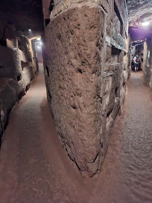 Rome: Catacombs Skip-the-Line Tour with Tickets - Early Christian artworks in Rome, seen underground