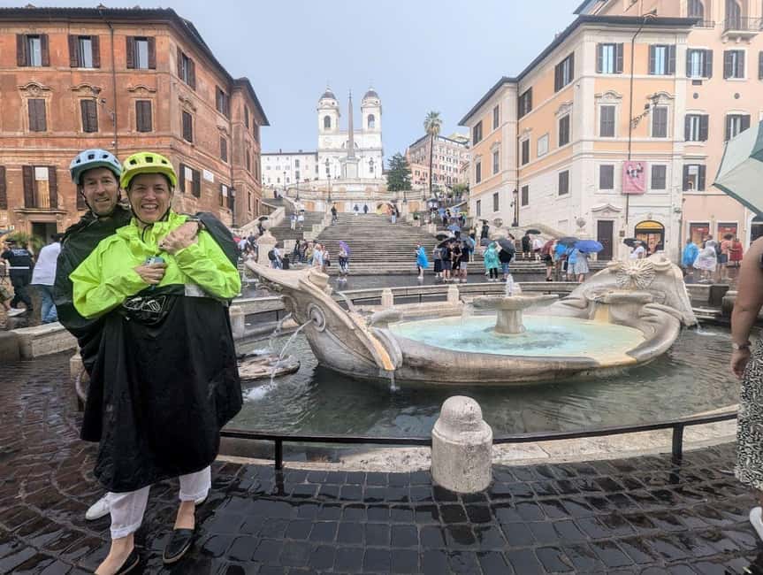 Rome: City Highlights Electric Bike Tour - Colosseum photo stop: you see it fast, then you roll on