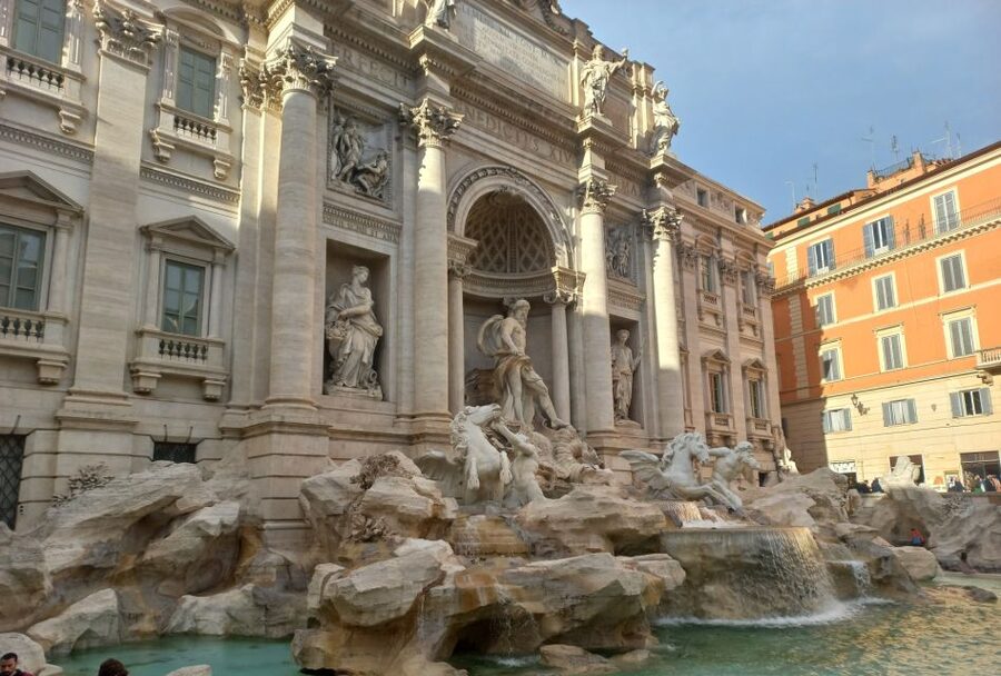 Rome: City Highlights Golf Cart Tour with Local Guide - Meeting at Via Monterone, 19, and how the carts run together