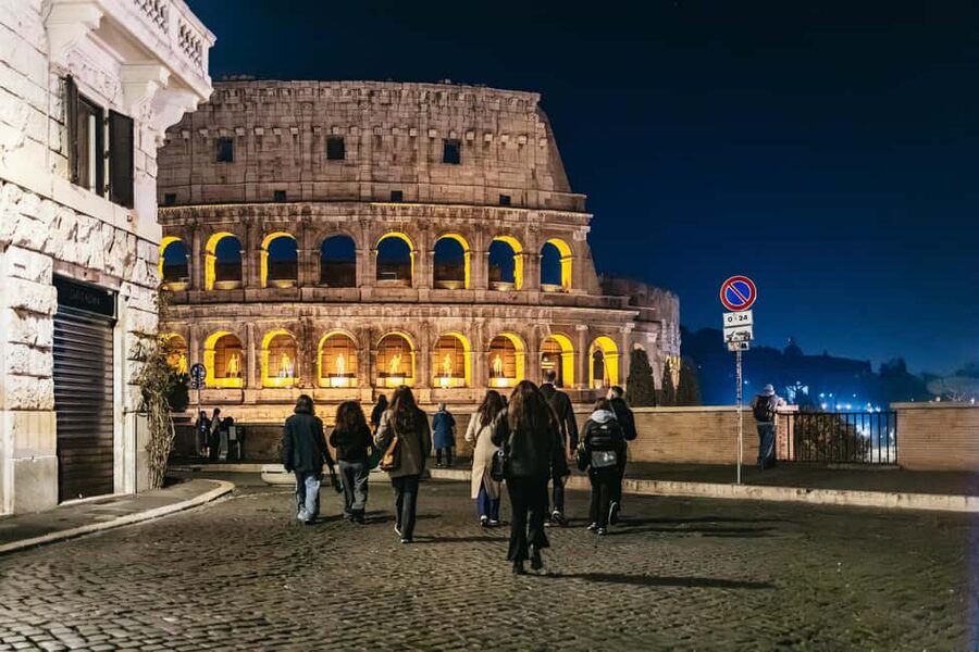 Rome: City Highlights Moonlight Walking Tour - Why Rome by Night Changes Everything