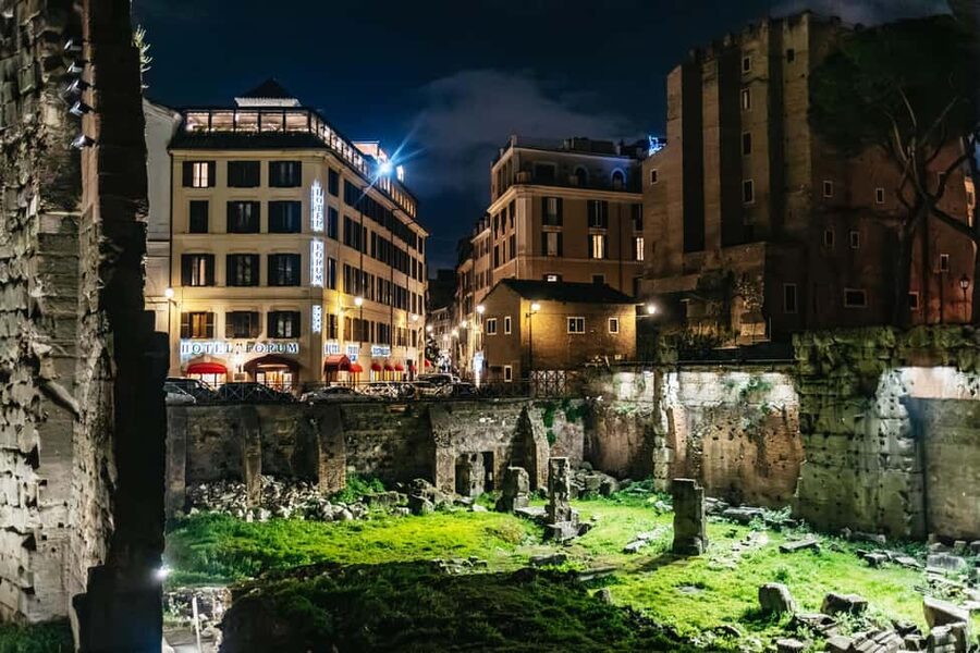 Rome: City Highlights Moonlight Walking Tour - Pantheon: Dome Power, No Ticket Needed