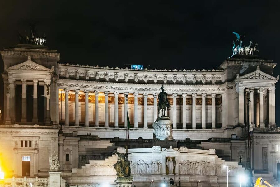 Rome: City Highlights Moonlight Walking Tour - Trevi Fountain After Dark: Quiet Photos and Guided Meaning