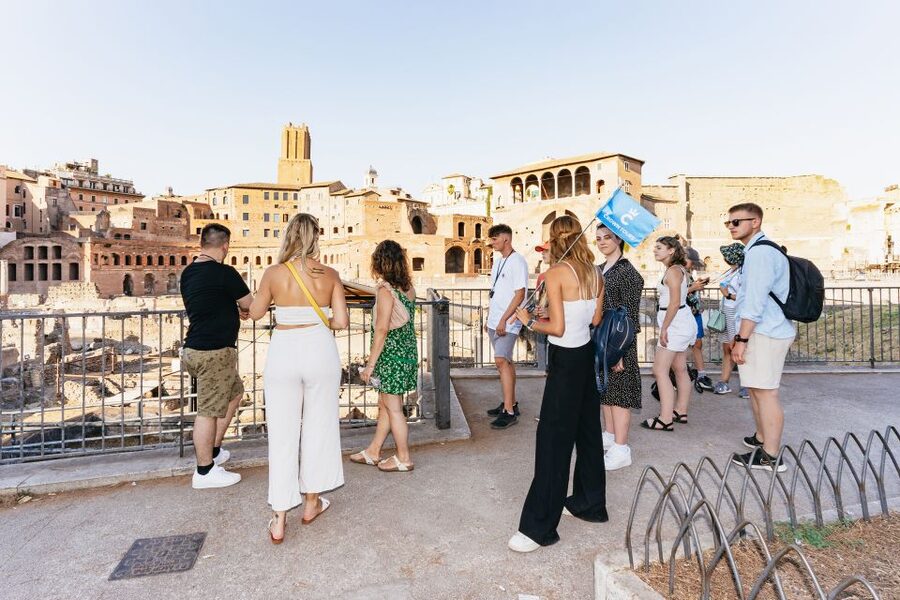 Rome: City Highlights Walking Tour - Via del Corso: Shopping Street With a History Brain