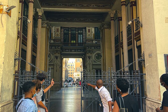 Rome City, Pantheon, and Trevi Fountain Walking Tour - Pantheon stop: what you need to know about the separate admission ticket