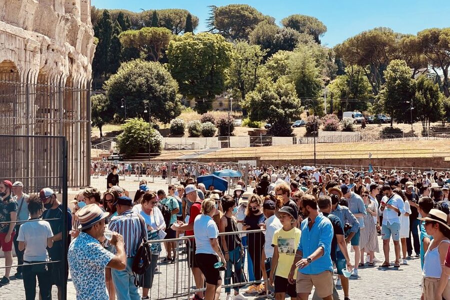 Rome: Colosseum, Arena Floor & Ancient Rome Tour - Your Colosseum Guide: Hearing the Story Without Losing the Plot