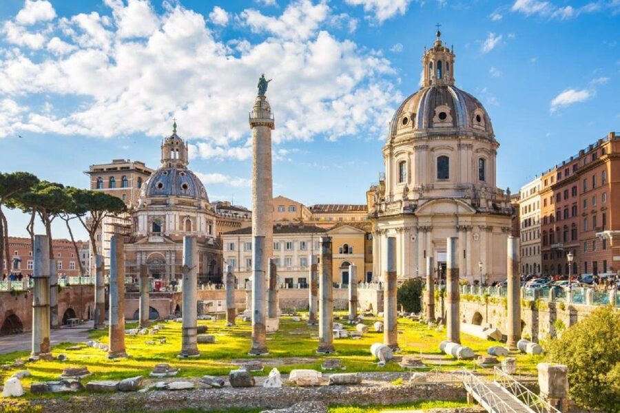 Rome: Colosseum Arena, Roman Forum & Palatine Tour - How the guide really shapes the experience