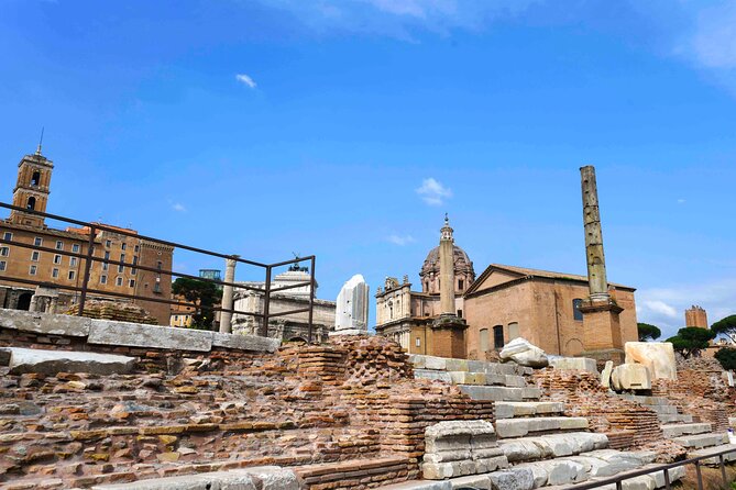 Rome: Colosseum, Forum, and Palatine Hill 3 hr Tour - Palatine Hill climb and the big-picture Rome view