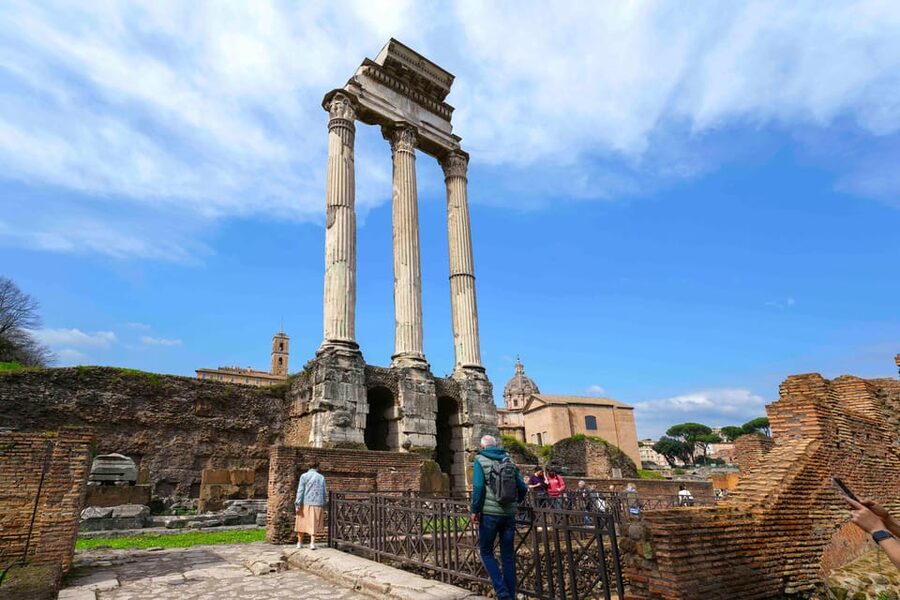 Rome: Colosseum & Forum with Audio Guide App -Optional Arena - Roman Forum: political power plus everyday life, and the best ways to see it