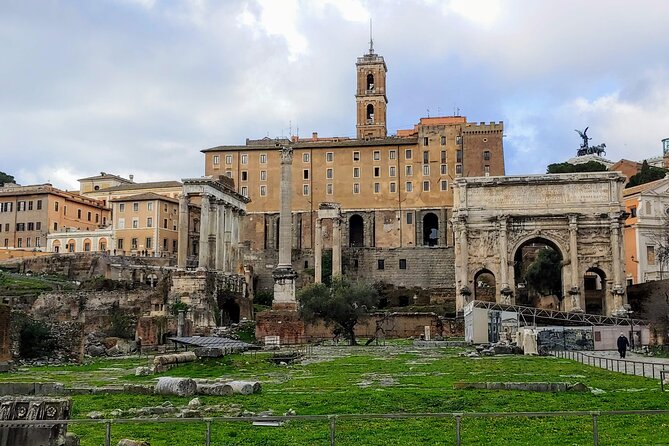 Rome: Colosseum Guided Tour with Roman Forum and Palatine hill - Guides, headsets, and the pace that keeps up