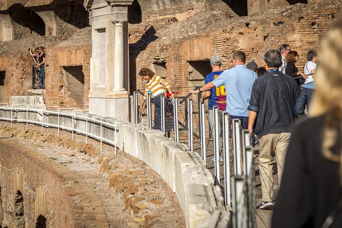 Rome: Colosseum, Roman Forum And Palatine Hill Guided Tour - Palatine Hill viewpoints, and the emperor-life contrast