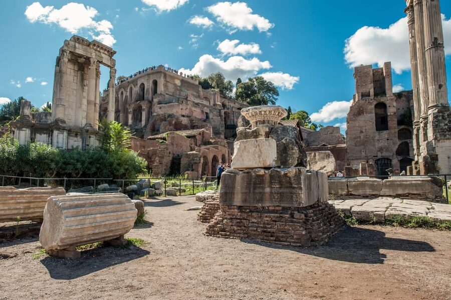 Rome: Colosseum, Roman Forum & Palatine Hill Tour - Options matter: standard tour vs express and the 1-hour Colosseum version