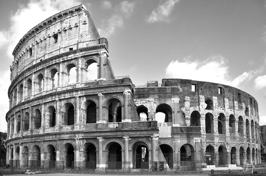 Rome: Colosseum, Roman Forum & Trajan's Market Exterior Tour - Via dei Fori Imperiali: the imperial avenue you notice after the stories