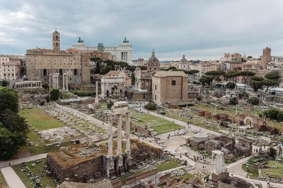 Rome: Colosseum, Vatican Museums & Historic Center in a Day - Roman Forum bypass: you miss it, but you gain perspective