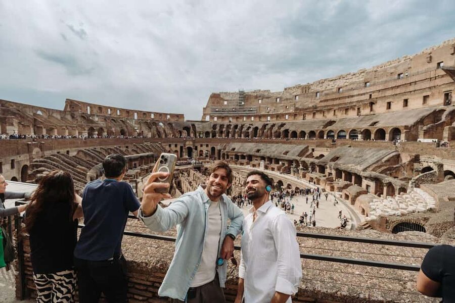Rome: Colosseum, Vatican Museums & Historic Center in a Day - Trevi Fountain and Piazza Venezia: getting your bearings quickly