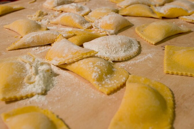 Rome Cooking Class: Make Pasta, Dine & Drink Wine With Local Chef - Dinner Time: Wine, Sauce Pairing, and Eating What You Made
