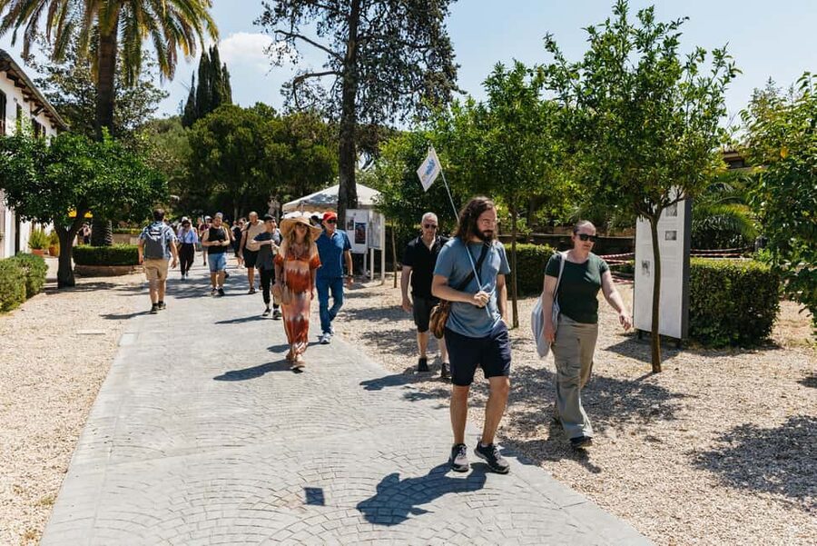 Rome: Crypts and Catacombs Underground Tour with Transfers - Roman Catacombs: Early Christian Burial, Guided Storytelling, and the Emotional Layer