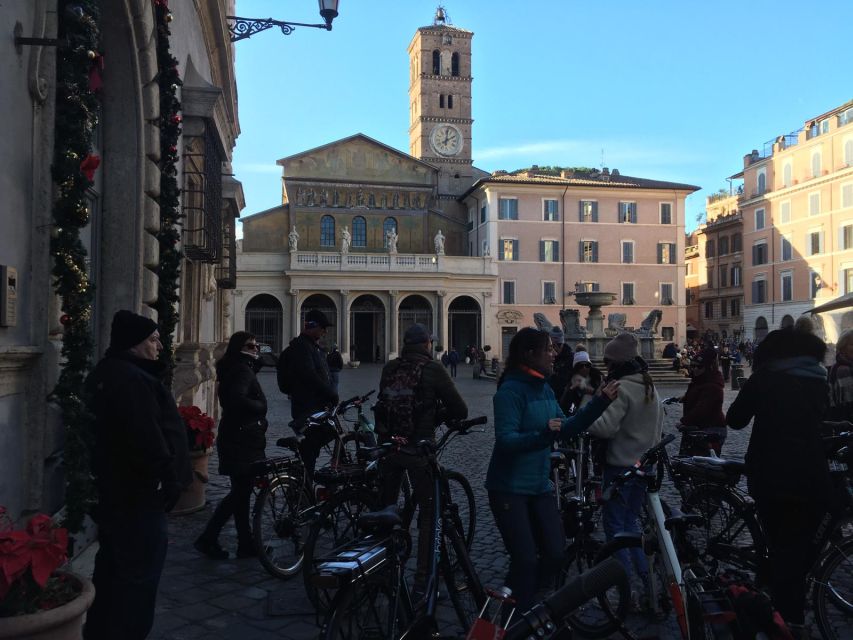 Rome: E-Bicycle Tour - Colosseum, Circus Maximus, and the Keyhole of Rome sequence
