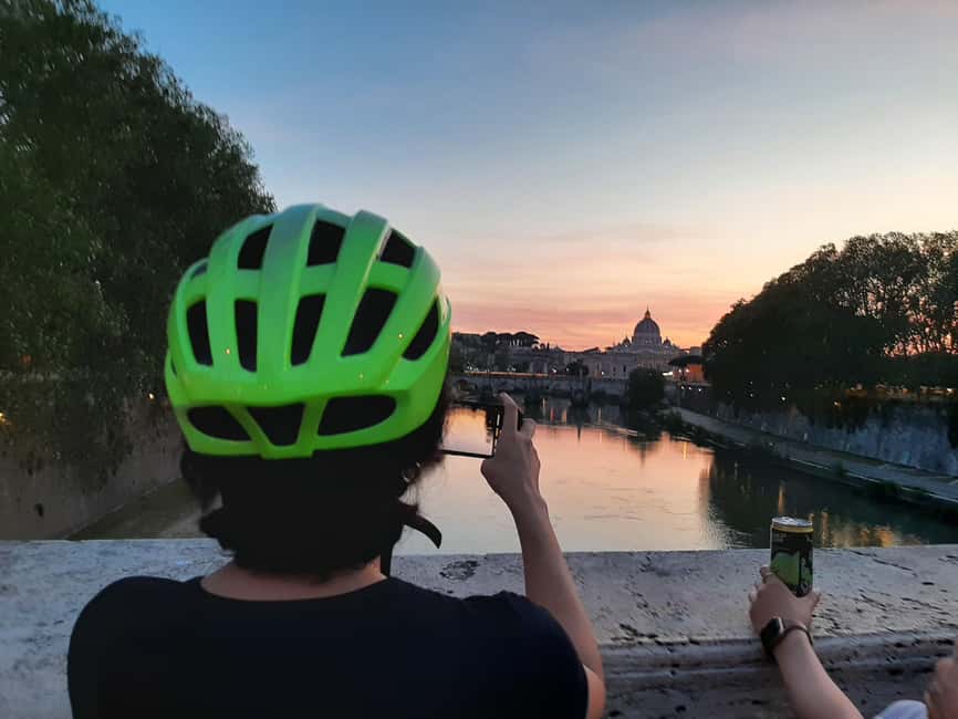 Rome: E-Bike Sunset Tour with Pizza Option - Meeting near the Colosseum, then getting comfortable on the bike