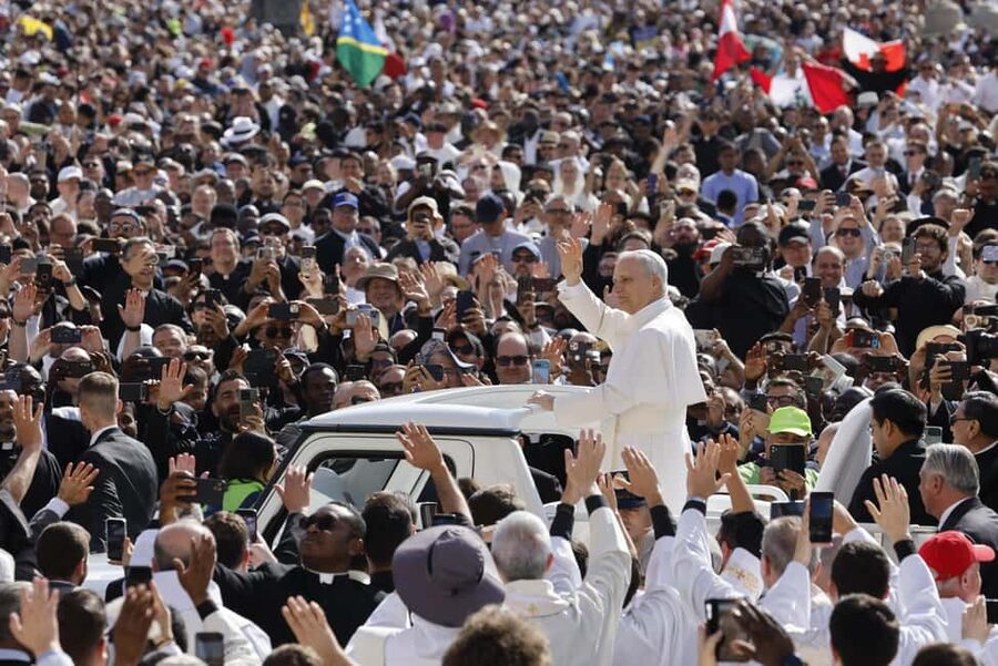 Rome: Escorted Papal Audience Experience with Entry Ticket - St. Peter’s Square walk: Bernini’s double colonnade up close