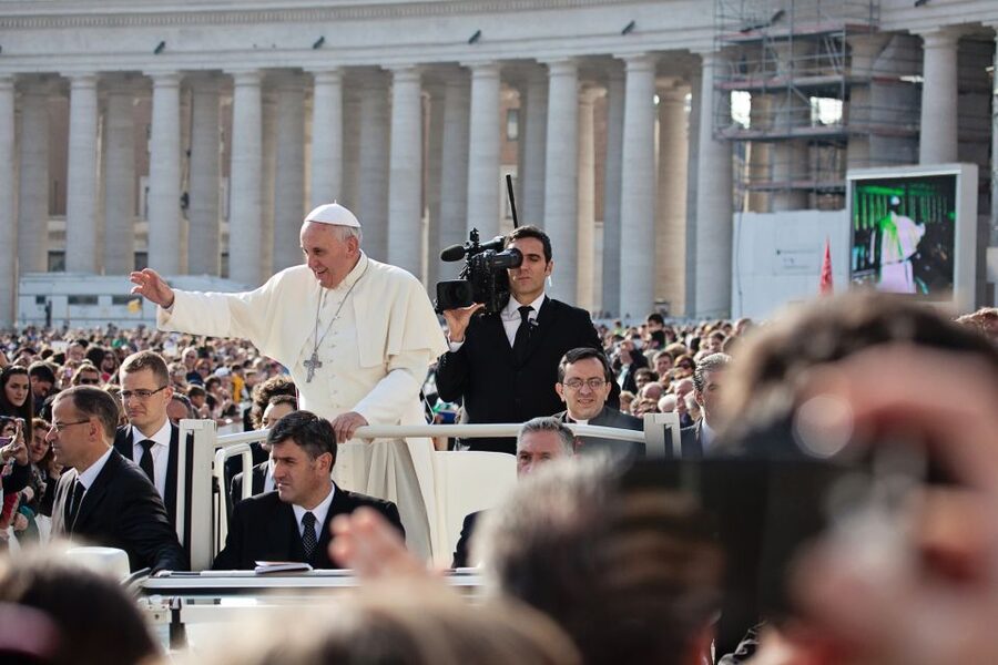 Rome: Escorted Papal Audience Experience with Entry Ticket - The walk into St. Peter’s Basilica for the Pope moment