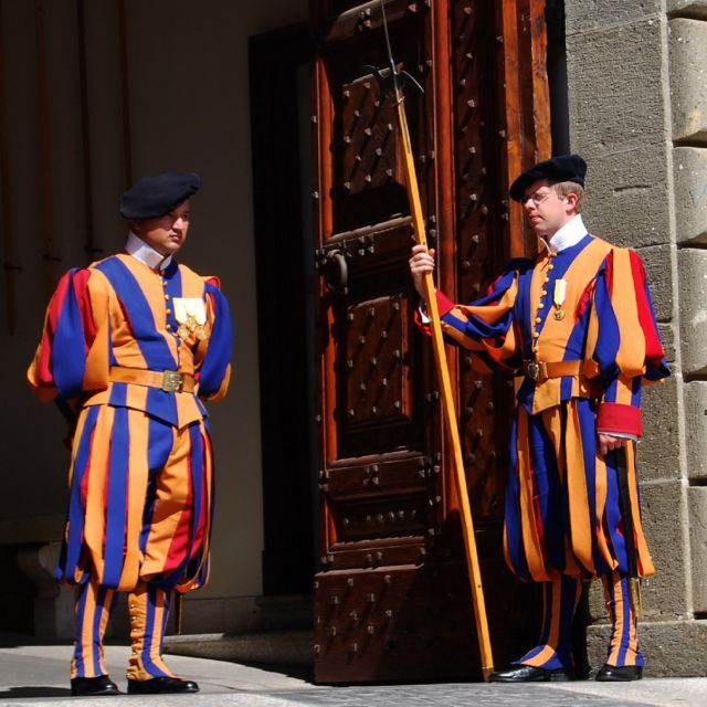 Rome: Escorted Papal Audience Experience with Entry Ticket - Dress code and carry rules that you should take seriously
