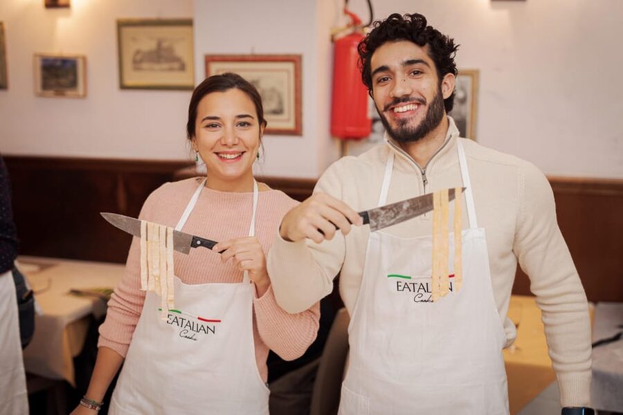 Rome: Fettuccine Pasta Cooking Class in Rome's City Center - Choosing your sauce, then getting it served to your table