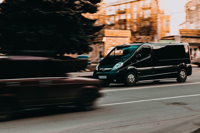Rome Fiumicino Airport Transfer in Luxury Private Transportation - Key things to know before you go