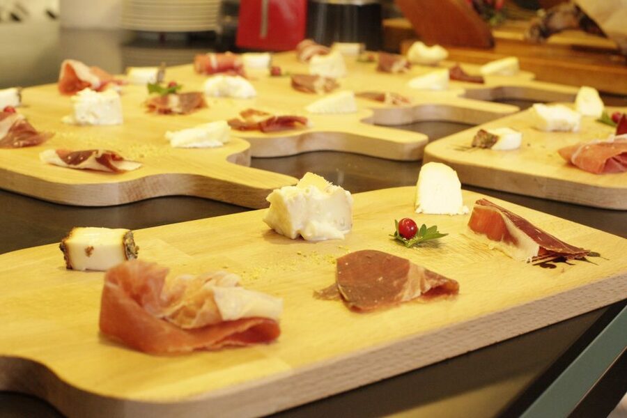 Rome: Food Tour with Market Visit - Mercato Trionfale: what a Rome market visit teaches you about buying quality