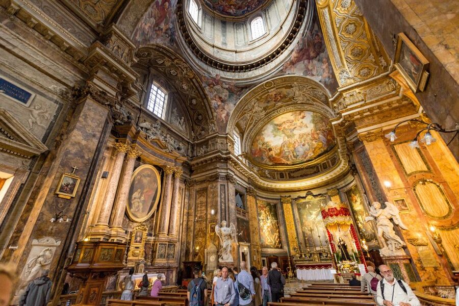 Rome: Fountains and Squares Small-Group Walking Tour - What makes the guides so important on this route