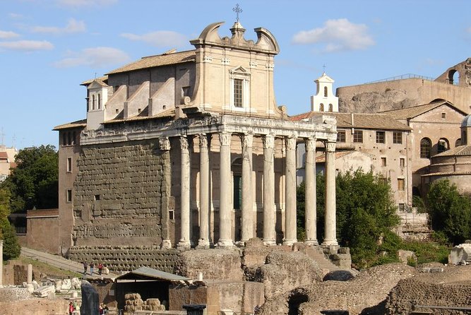 Rome: Guided Group Tour of Colosseum, Roman Forum & Palatine Hill - Stop 1: Inside the Colosseum, from building materials to power