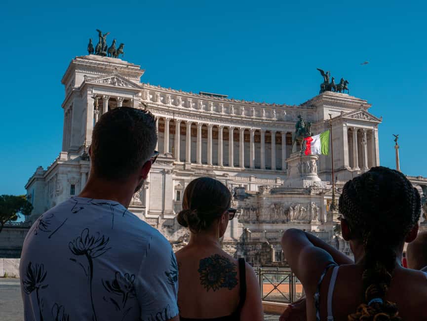 Rome: Guided Walking Tour in English or Spanish - Monumento a Vittorio Emanuele II: 10 minutes to set the stage