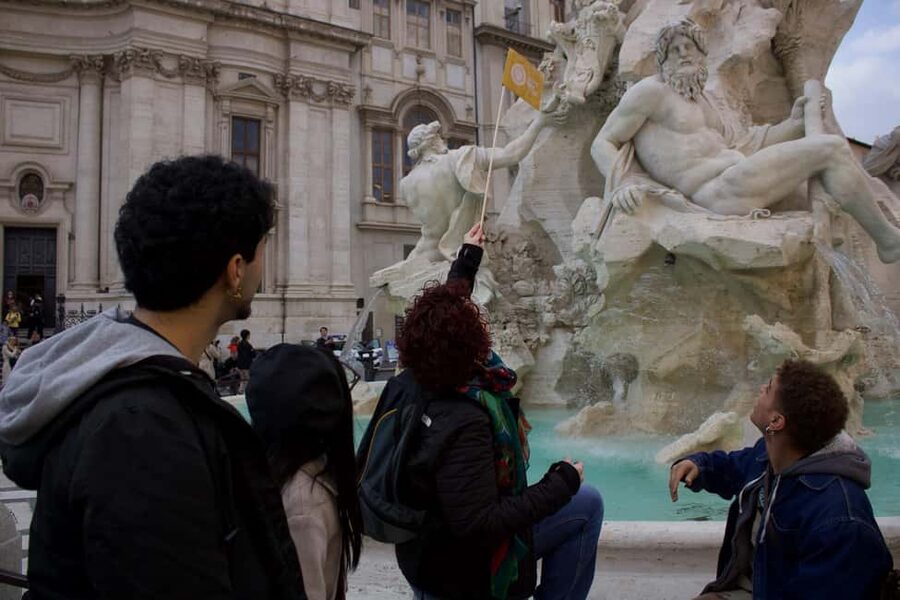 Rome: Guided Walking Tour in English or Spanish - Trevi Fountain: 15 minutes that lets you learn the why