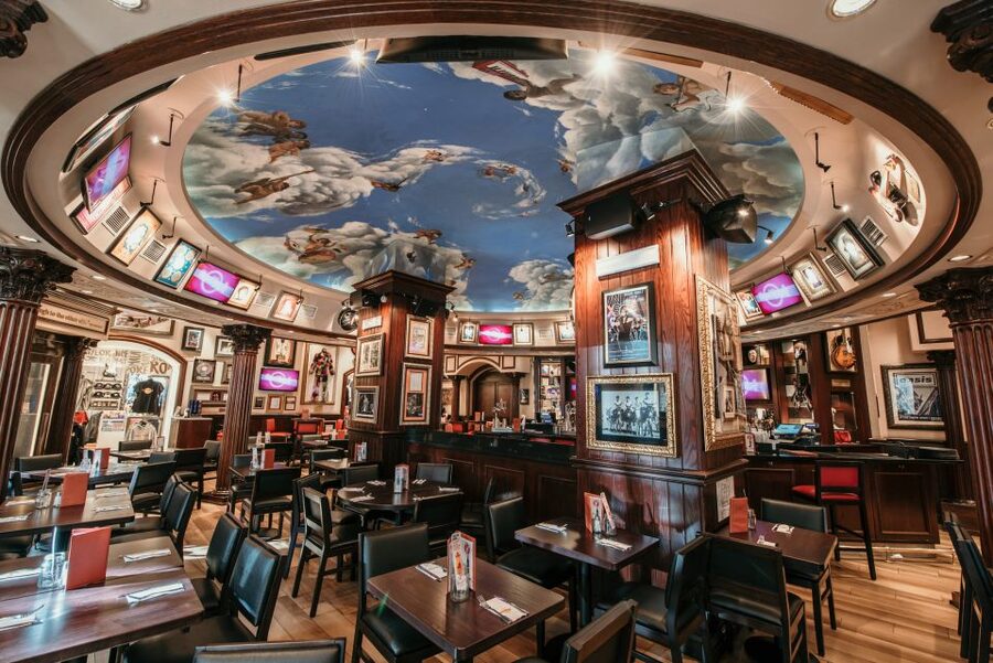 Rome: Hard Rock Cafe Experience - Who should book this Hard Rock Cafe Rome meal