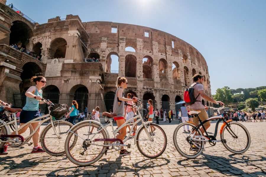 Rome: Highlights Bike Tour - Trevi Fountain with real time to enjoy it