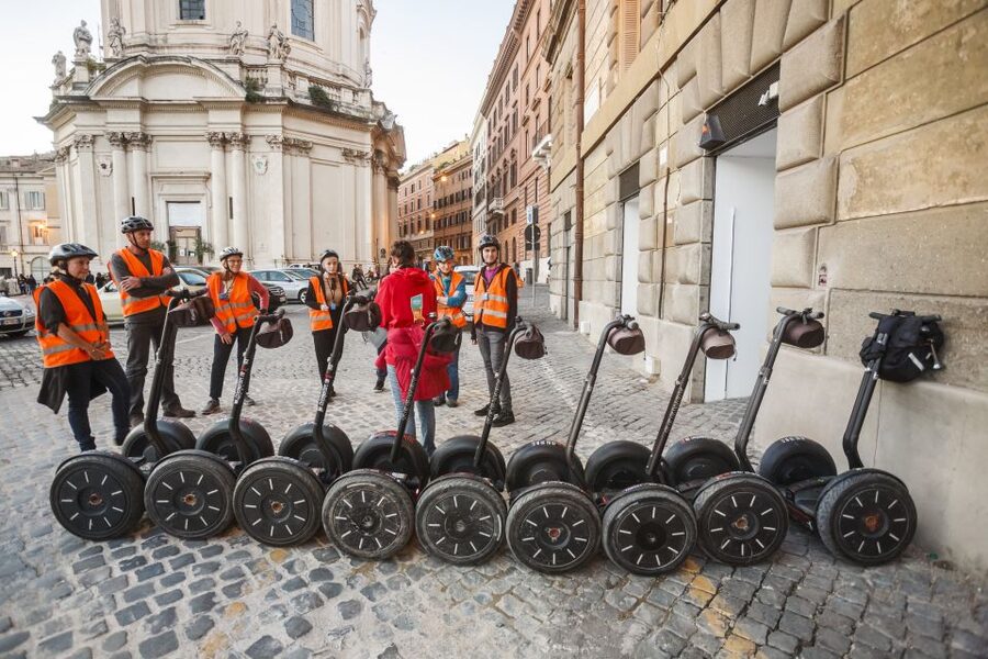 Rome: Night Segway Tour - Temple of Hadrian and the Pantheon Area: Big Names, Short Glances Done Right