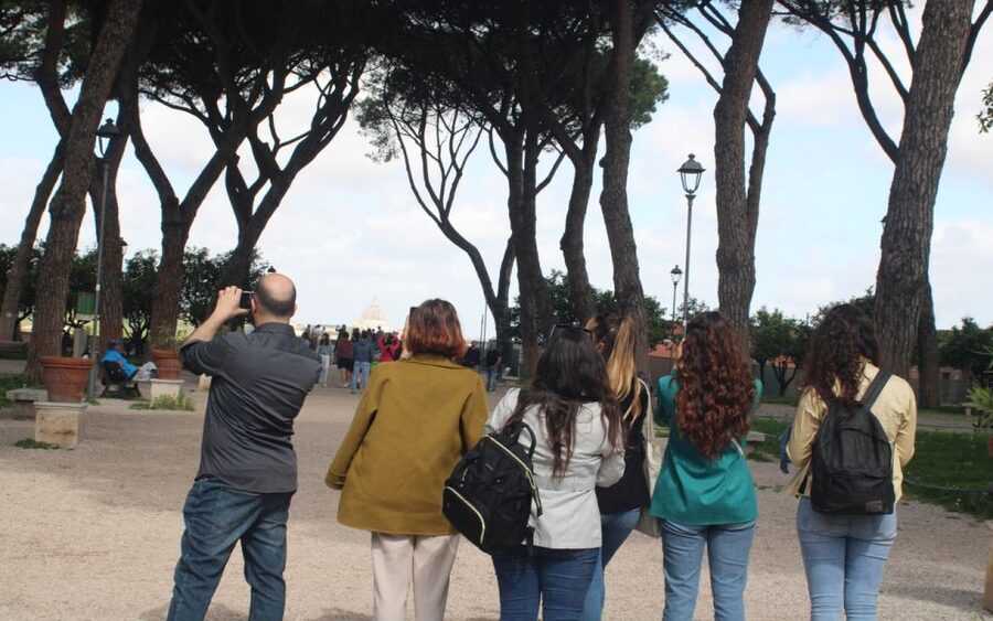 Rome: Night Tour of the City by Golf Cart (Private option) - Pantheon area and Piazza Navona: the night mood shifts fast