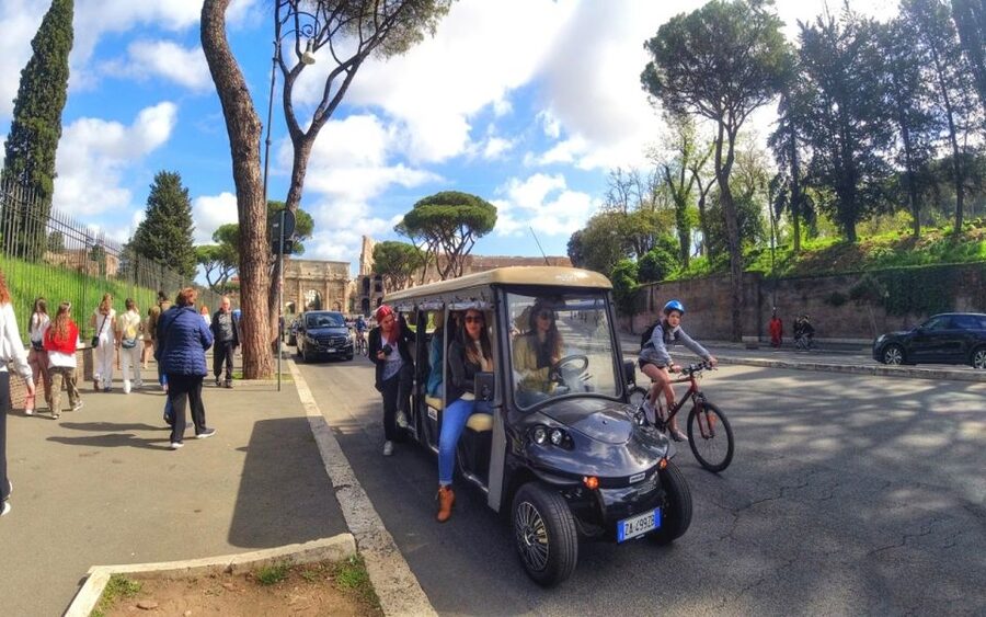Rome: Night Tour of the City by Golf Cart (Private option) - Trevi Fountain coin toss: the photo moment, guided properly