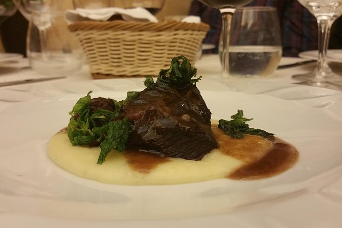 Rome Pantheon: Fine Food & Wine Pairing Dinner with Sommelier - Ending outside the Pantheon, with moonlight as your last course
