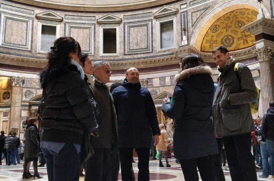 Rome: Pantheon Guided Tour with Skip-the-line Ticket - The Oculus and Light: What Makes the Interior So Different