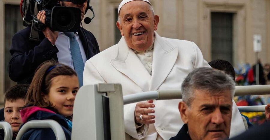 Rome: Papal Audience Tour With Reserved Access - A Papal Audience is more than a photo stop