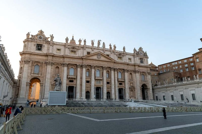 Rome: Papal Audience with Pope Leo IV - Practical tips: dress code, bags, and winter rules