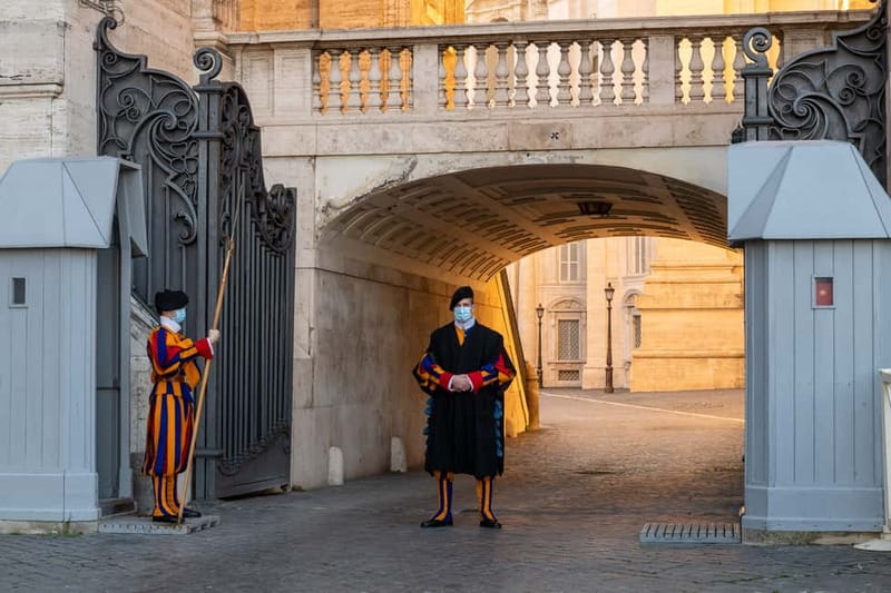 Rome: Papal Audience with Pope Leo IV - Where you sit matters: securing the best viewing spot