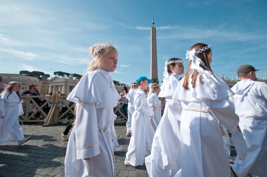 Rome: Papal Audience with Pope Leo XIV & Expert Guide - Comfort tips for a long morning in Vatican weather